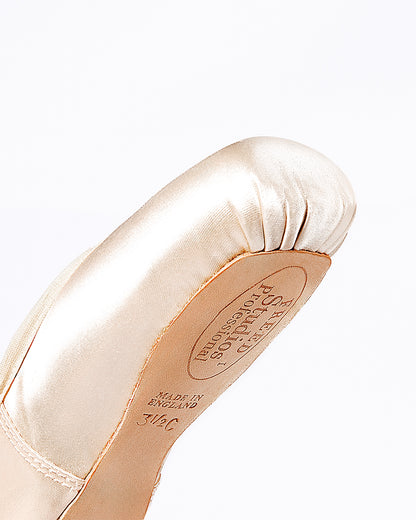 Freed Studio Pro Pointe Shoe - V Cut